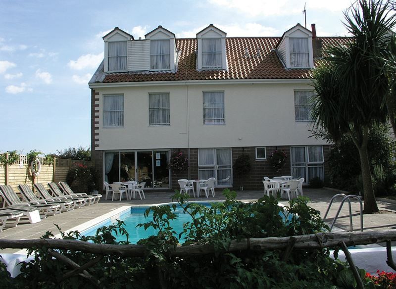 Grouville Beachcombers Hotel מראה חיצוני תמונה
